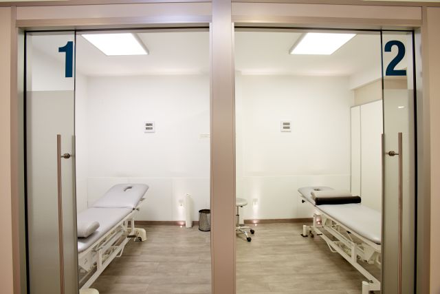 Cabinas para el equipo de Clínica fisioterapia Roza